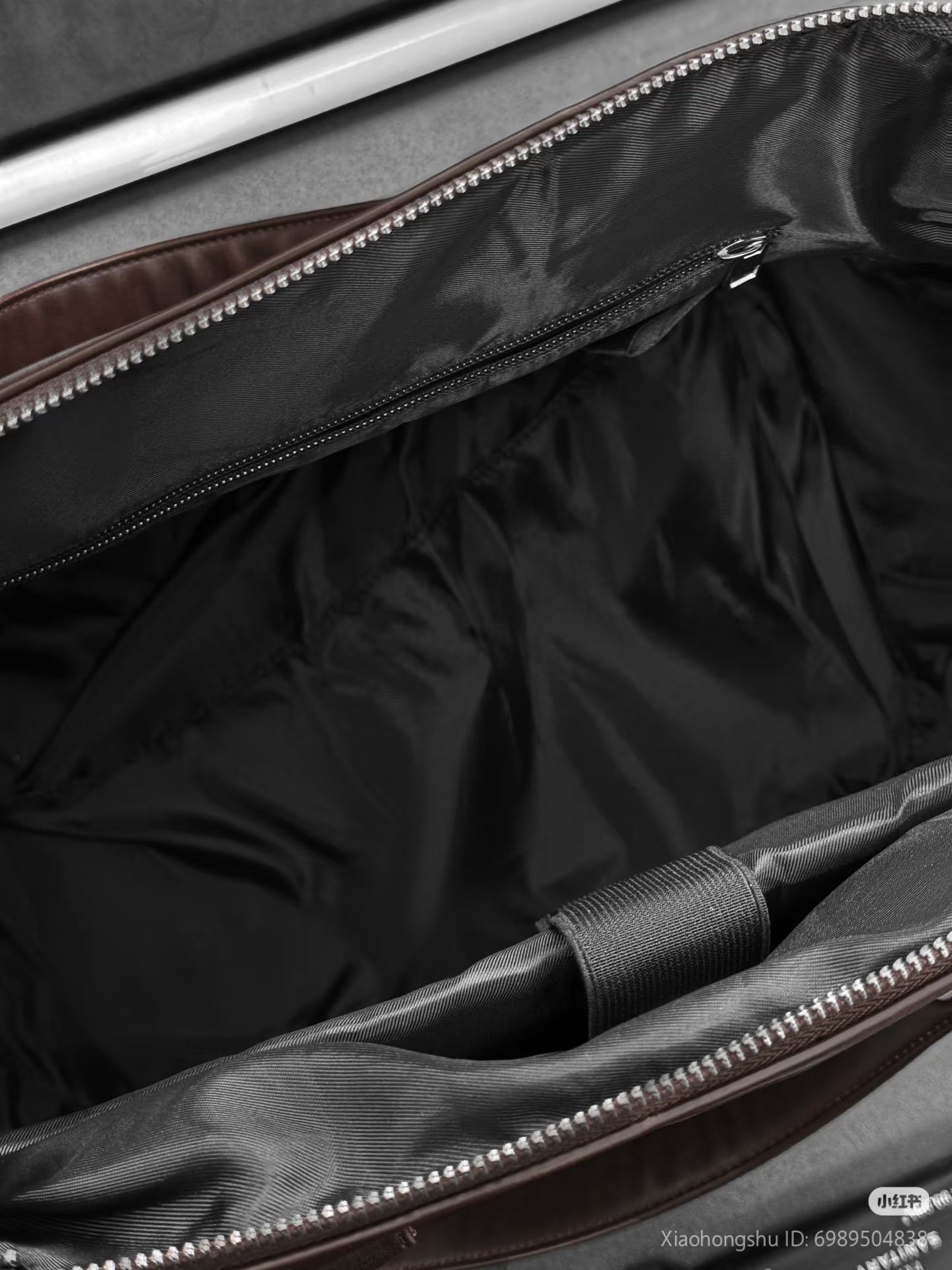 Urban Classic – Cặp da nâu cổ điển